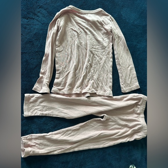 4 Pairs of 2T sleepers, pajamas, Posh Peanut, Gap and Little Sleepies - Picture 3 of 15